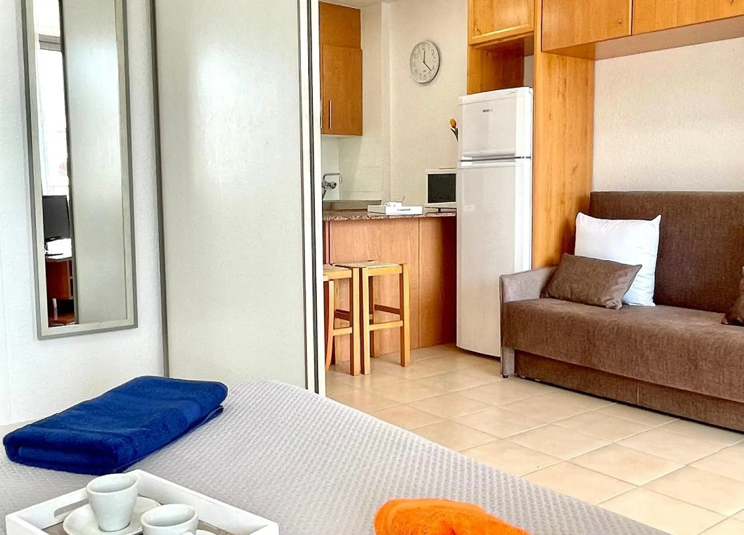 アパート Apartbeach Adriatico 518 Vistas Playa Y Climatizado ラ・ピネーダ スペイン